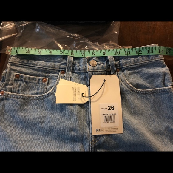 NWT Levis Mid Thigh Shorts- Luxor Capital - Picture 11 of 14